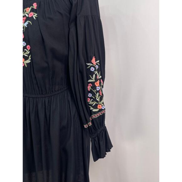 Hollister Size XS Black Floral Embroidered Long‑Sleeve Babydoll Dress - Picture 4 of 13
